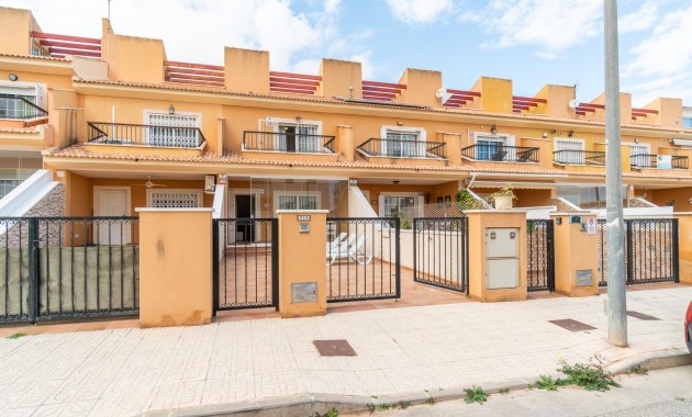 Venta - Terraced house -
Orihuela Costa - Los Dolses