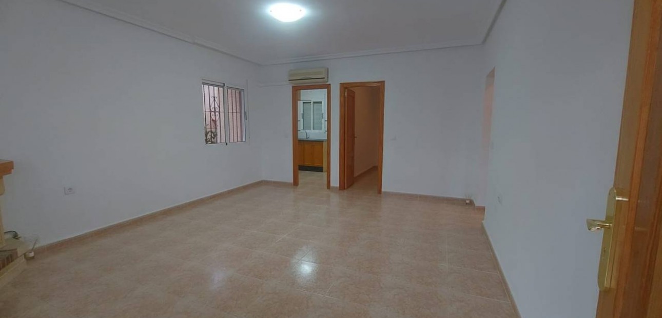 Venta - Villa -
Algorfa - Montemar