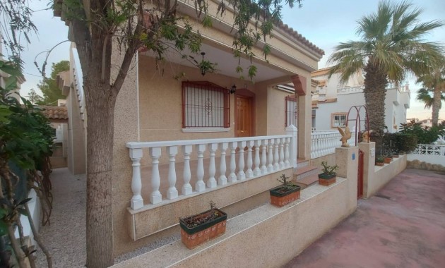 Venta - Villa -
Algorfa - Montemar