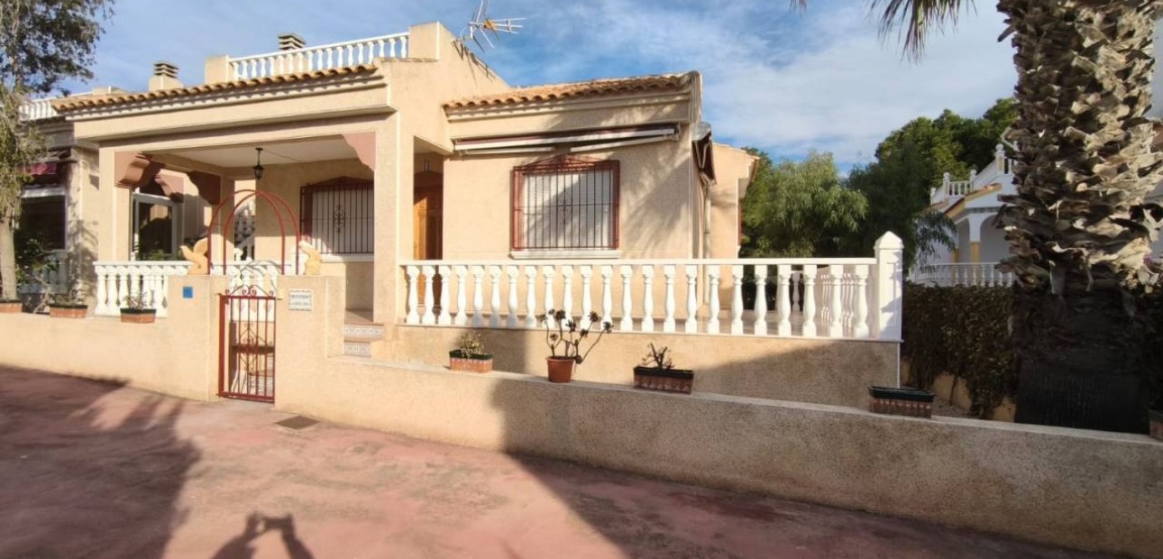 Venta - Villa -
Algorfa - Montemar