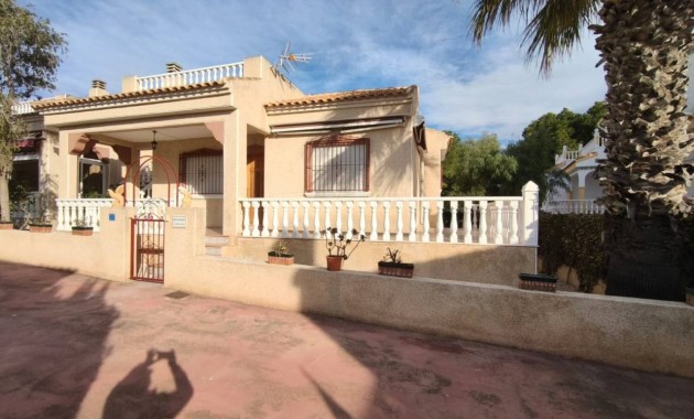 Venta - Villa -
Algorfa - Montemar