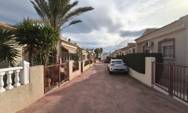 Venta - Villa -
Algorfa - Montemar