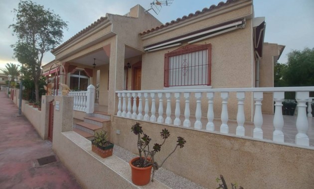 Venta - Villa -
Algorfa - Montemar