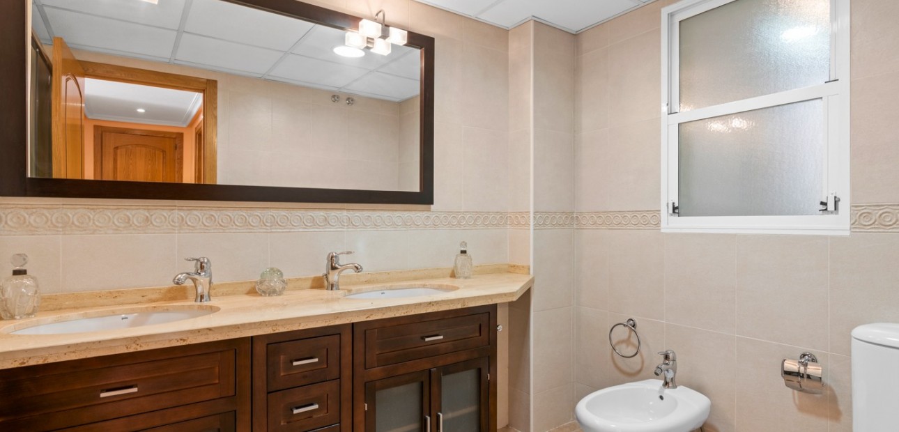 Venta - Apartamento / piso -
Torrevieja - Torrevieja - Centre