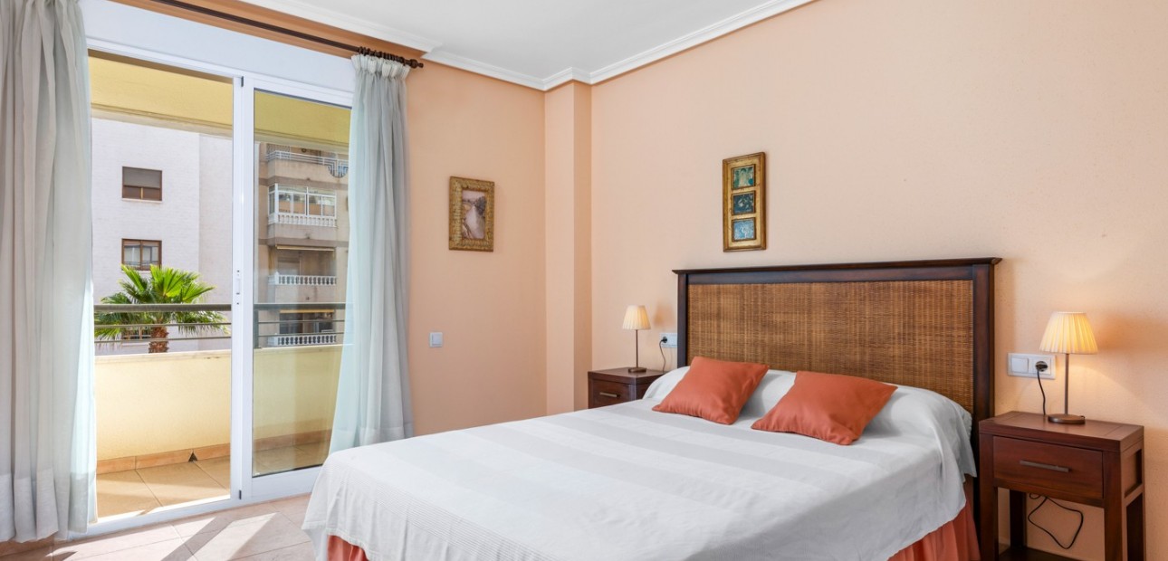 Venta - Apartamento / piso -
Torrevieja - Torrevieja - Centre