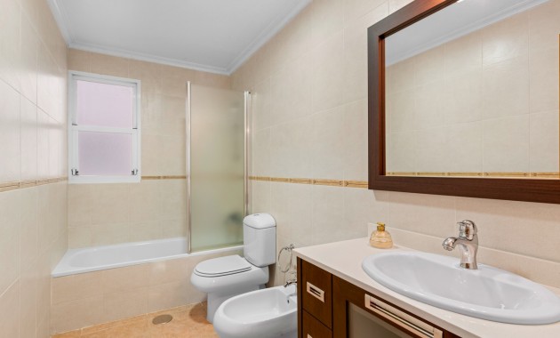 Venta - Apartamento / piso -
Torrevieja - Torrevieja - Centre