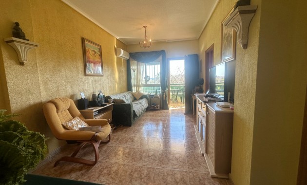 Venta - Apartamento / piso -
Jacarilla