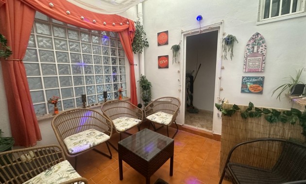 Venta - Apartamento / piso -
Jacarilla