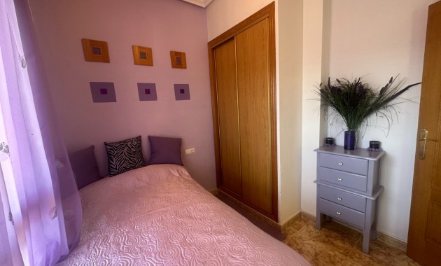 Venta - Apartamento / piso -
Jacarilla