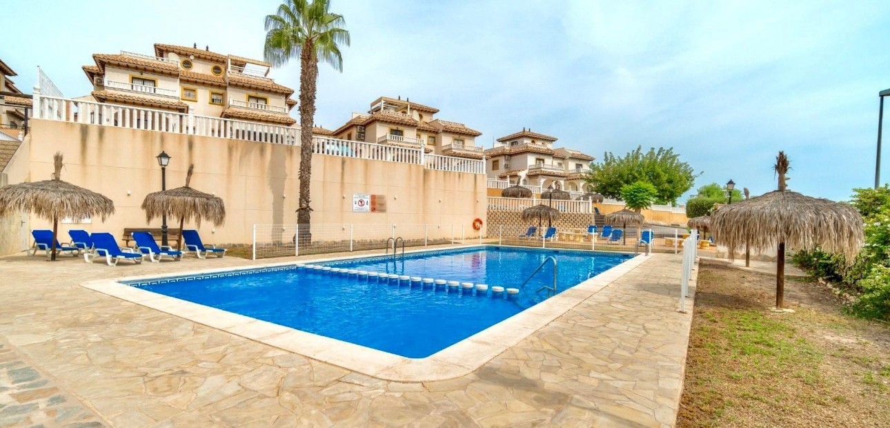 Venta - Terraced house -
Orihuela Costa - Los Dolses