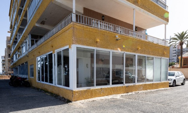 Venta - Apartamento / piso -
Punta Prima