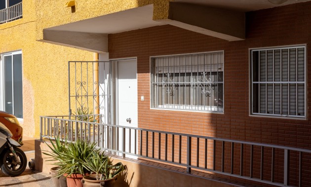 Venta - Apartamento / piso -
Punta Prima