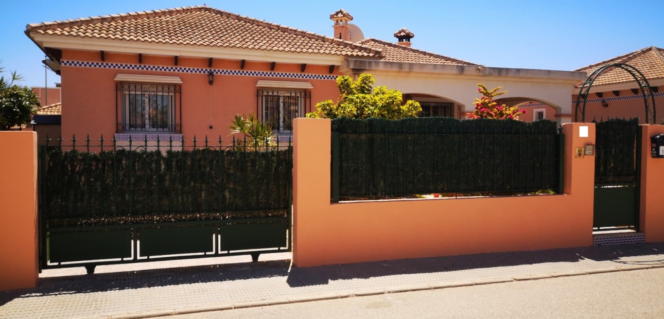 Venta - Detached Villa -
Los Montesinos - Los Montesinos - Urb. La Herrada