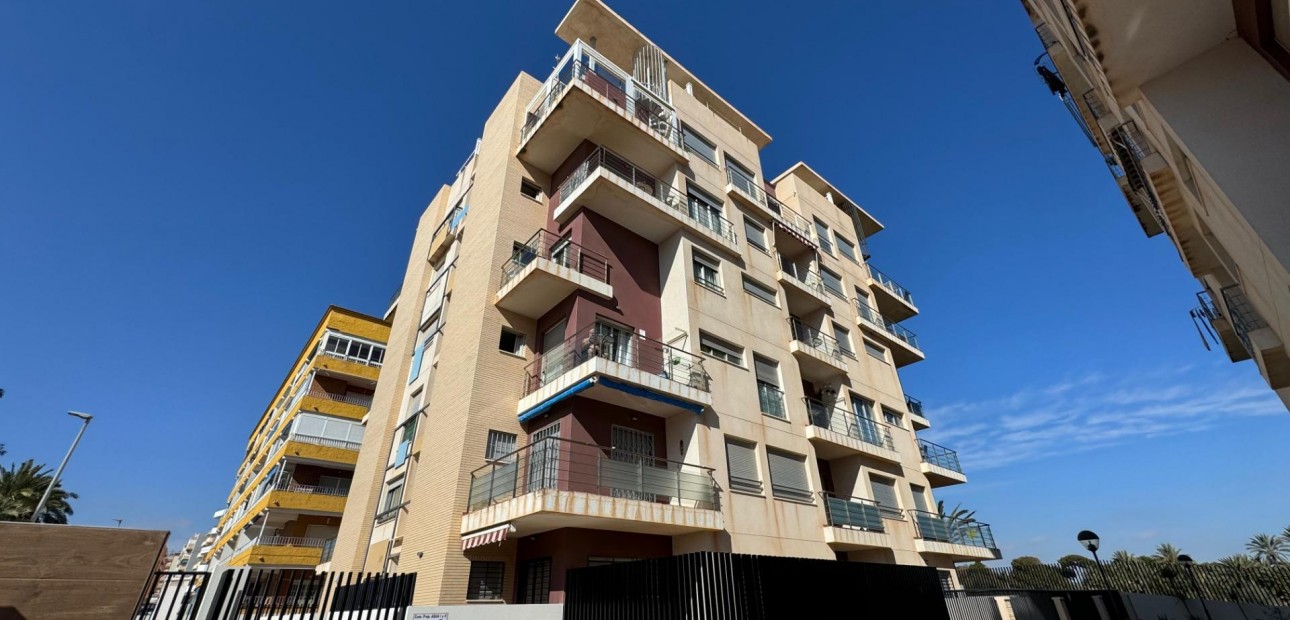 Venta - Apartamento / piso -
Torrevieja - Punta prima