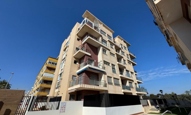 Venta - Apartamento / piso -
Torrevieja - Punta prima