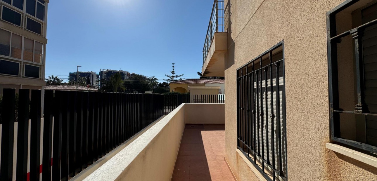 Venta - Apartamento / piso -
Torrevieja - Punta prima