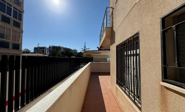 Venta - Apartamento / piso -
Torrevieja - Punta prima