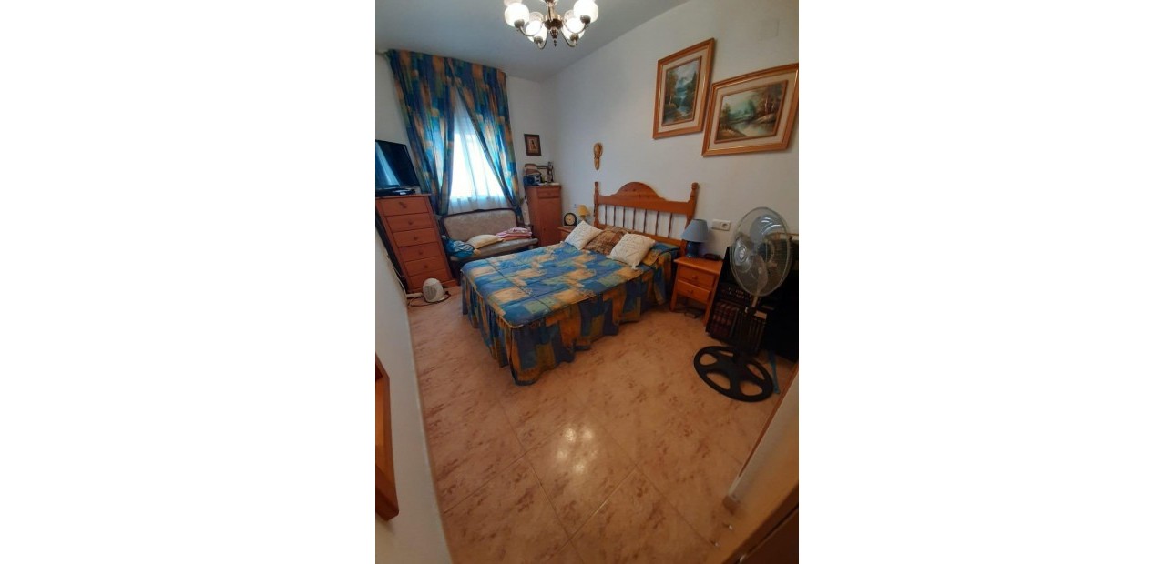 Venta - Apartamento / piso -
Torrevieja - Estacion de autobuses