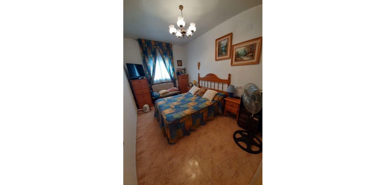 Venta - Apartamento / piso -
Torrevieja - Estacion de autobuses