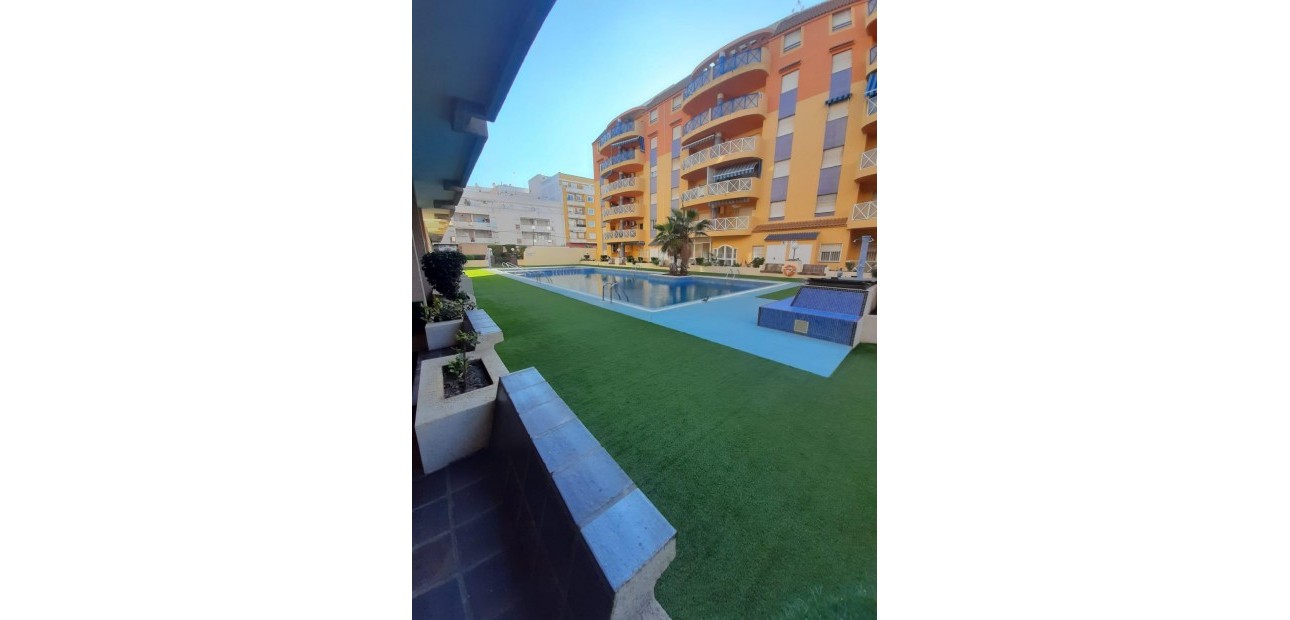 Venta - Apartamento / piso -
Torrevieja - Centro