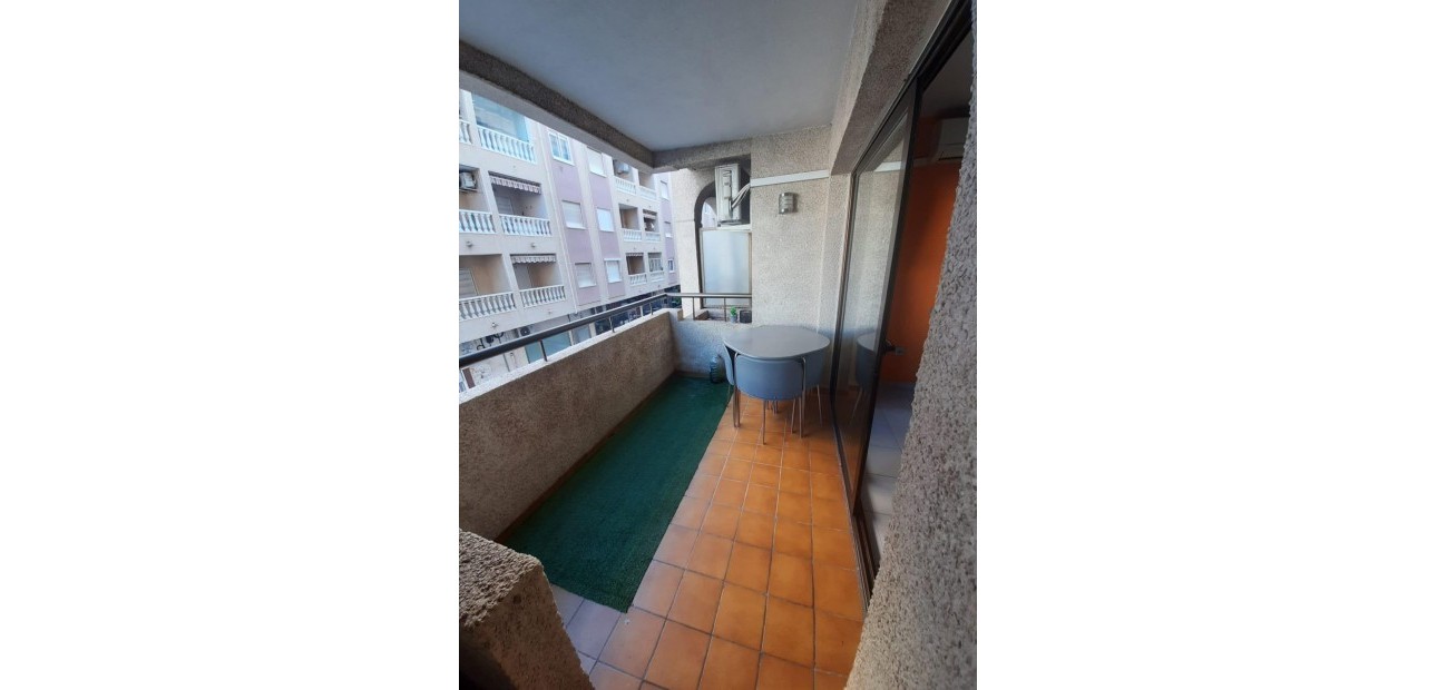 Venta - Apartamento / piso -
Torrevieja - Centro