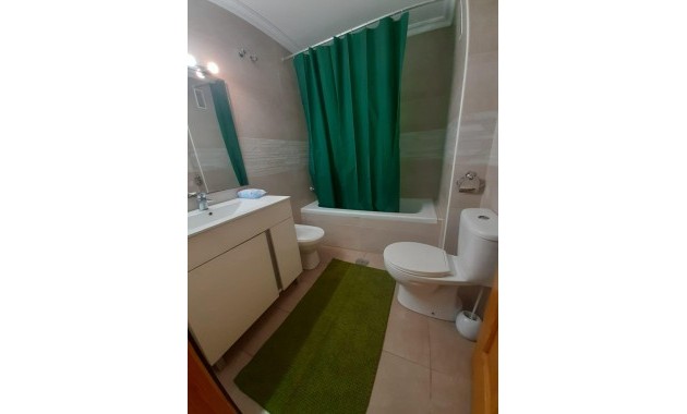 Venta - Apartamento / piso -
Torrevieja - Centro