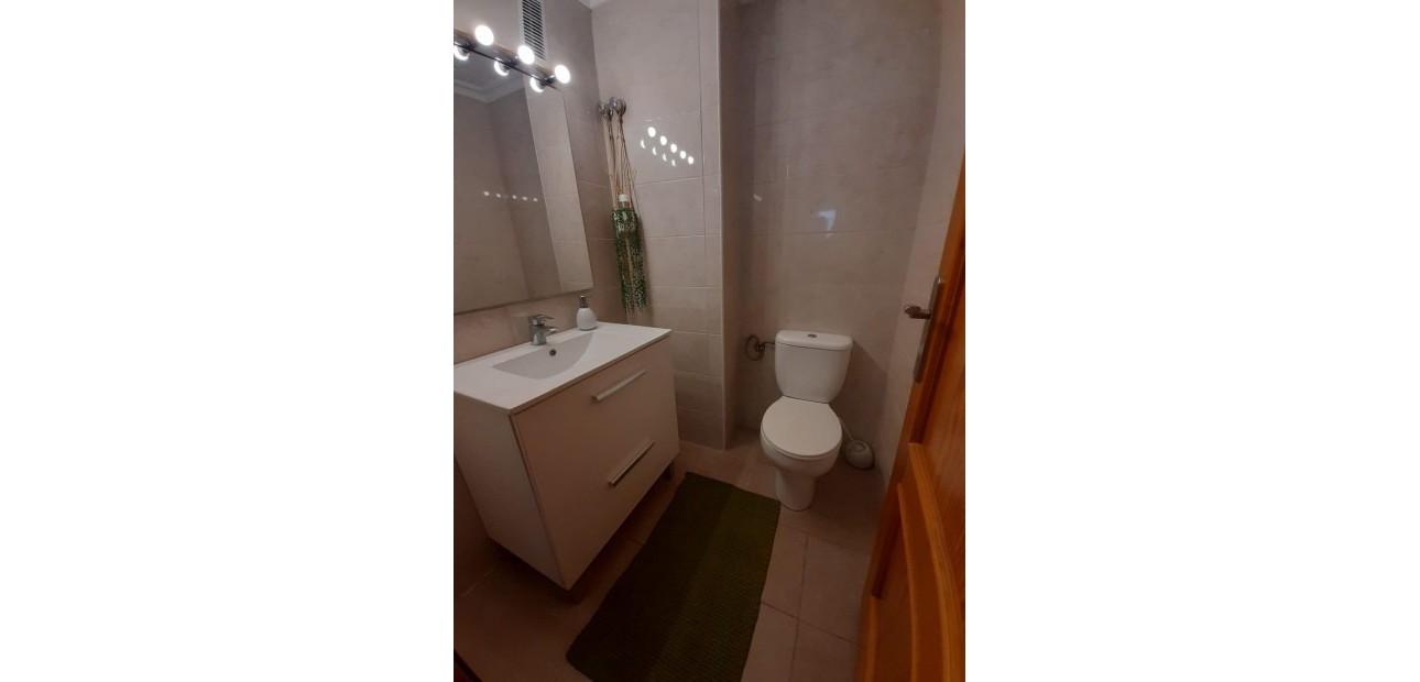 Venta - Apartamento / piso -
Torrevieja - Centro