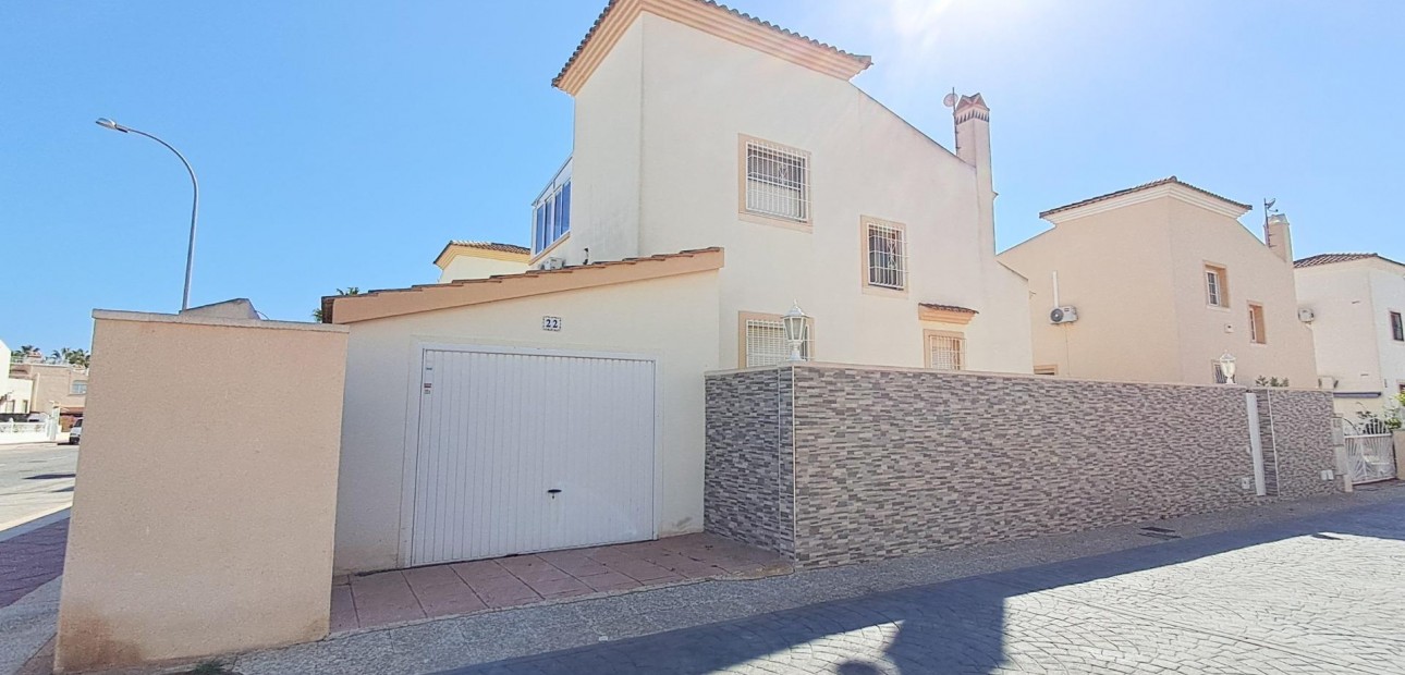 Venta - Villa -
Orihuela Costa - Playa Flamenca Norte