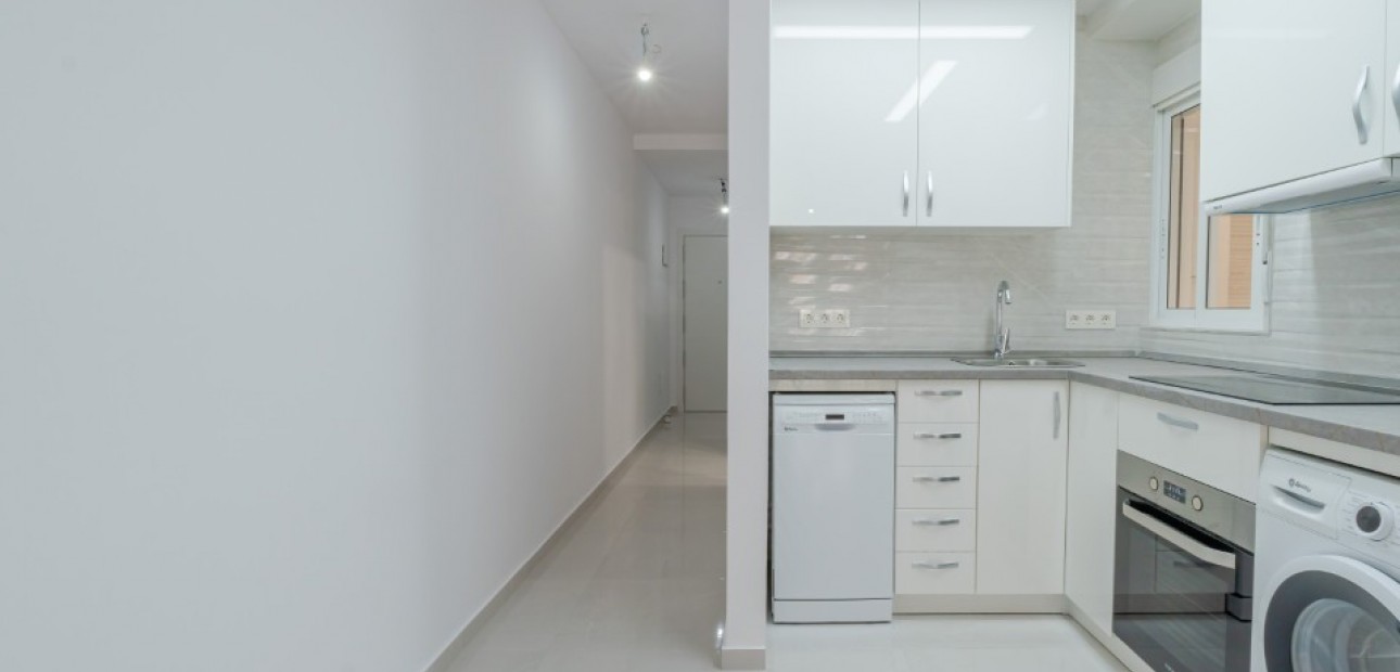 Venta - Flat -
Torrevieja - Avenida Habaneras - Curva de Palangre