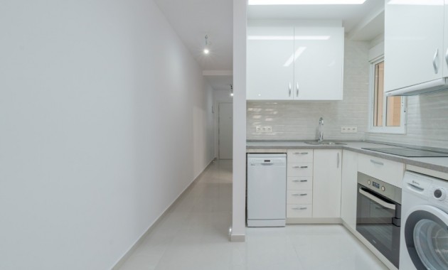 Venta - Flat -
Torrevieja - Avenida Habaneras - Curva de Palangre