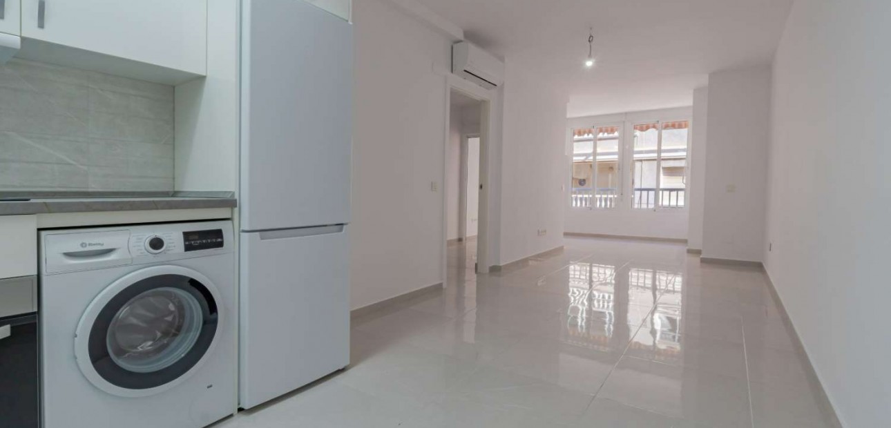 Venta - Flat -
Torrevieja - Avenida Habaneras - Curva de Palangre