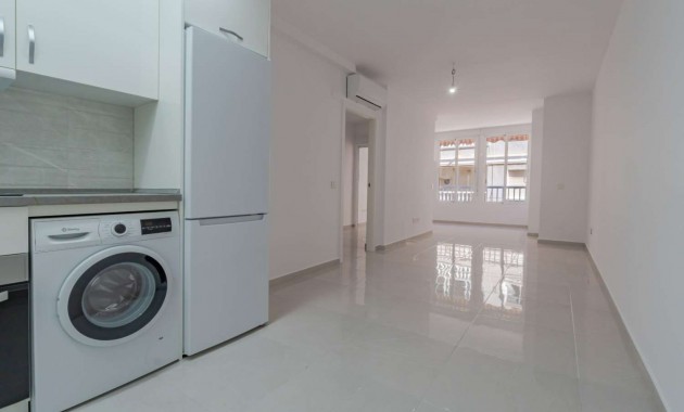 Venta - Flat -
Torrevieja - Avenida Habaneras - Curva de Palangre