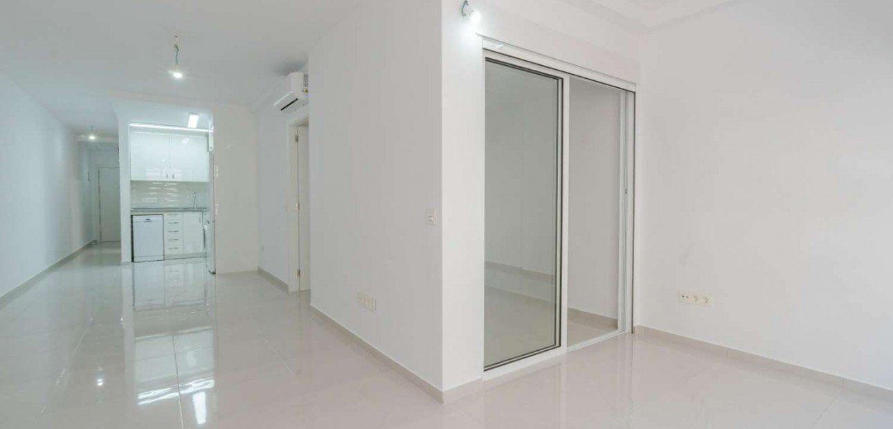 Venta - Flat -
Torrevieja - Avenida Habaneras - Curva de Palangre