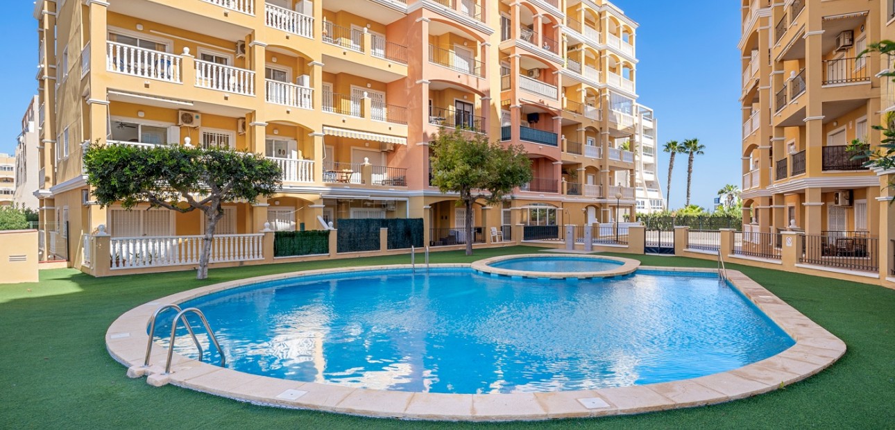 Venta - Apartamento / piso -
La Mata - Playa