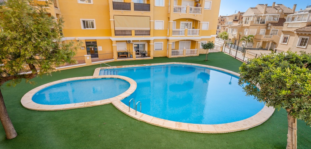 Venta - Apartamento / piso -
La Mata - Playa