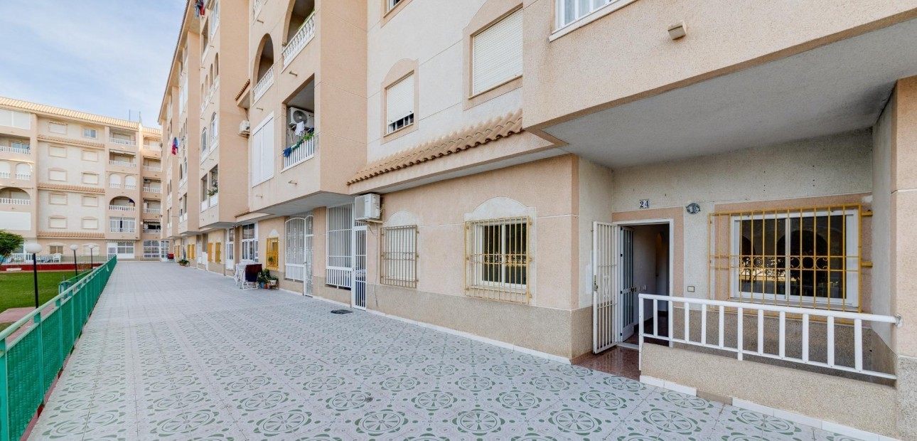 Venta - Apartamento / piso -
Torrevieja - Centro