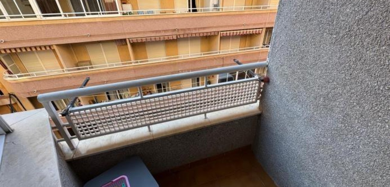 Venta - Apartamento / piso -
Torrevieja - Playa del cura