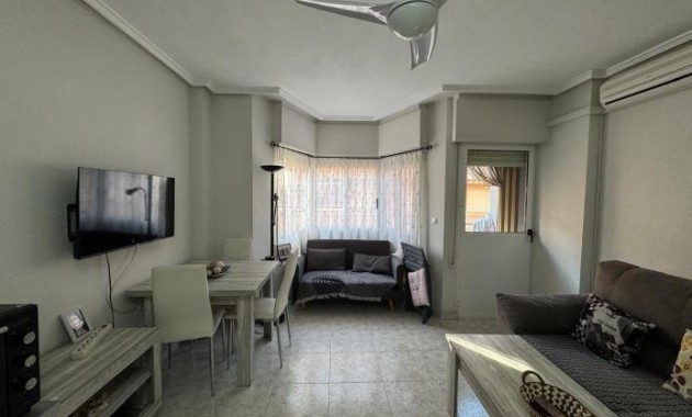 Venta - Apartamento / piso -
Torrevieja - Playa del cura