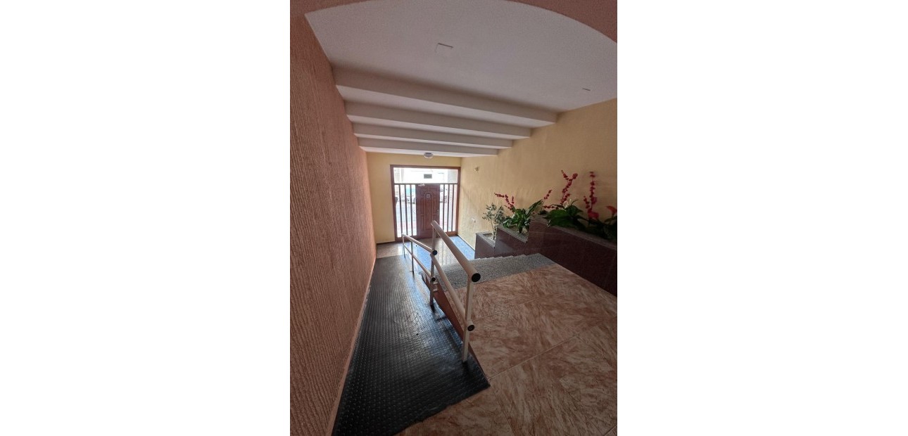 Venta - Apartamento / piso -
Torrevieja - Centro