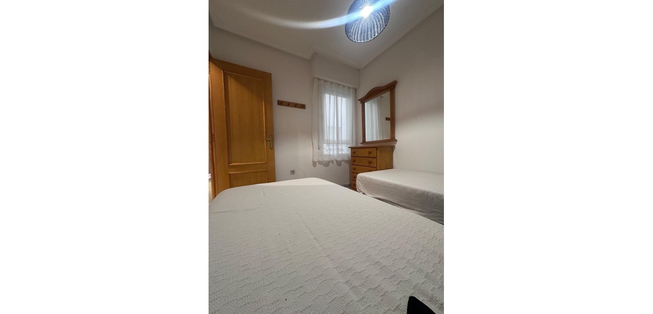 Sale - Apartment / flat -
Torrevieja - torrevieja