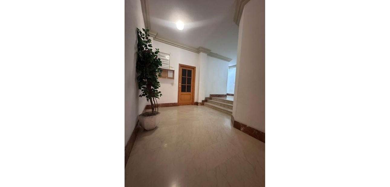 Sale - Apartment / flat -
Torrevieja - torrevieja