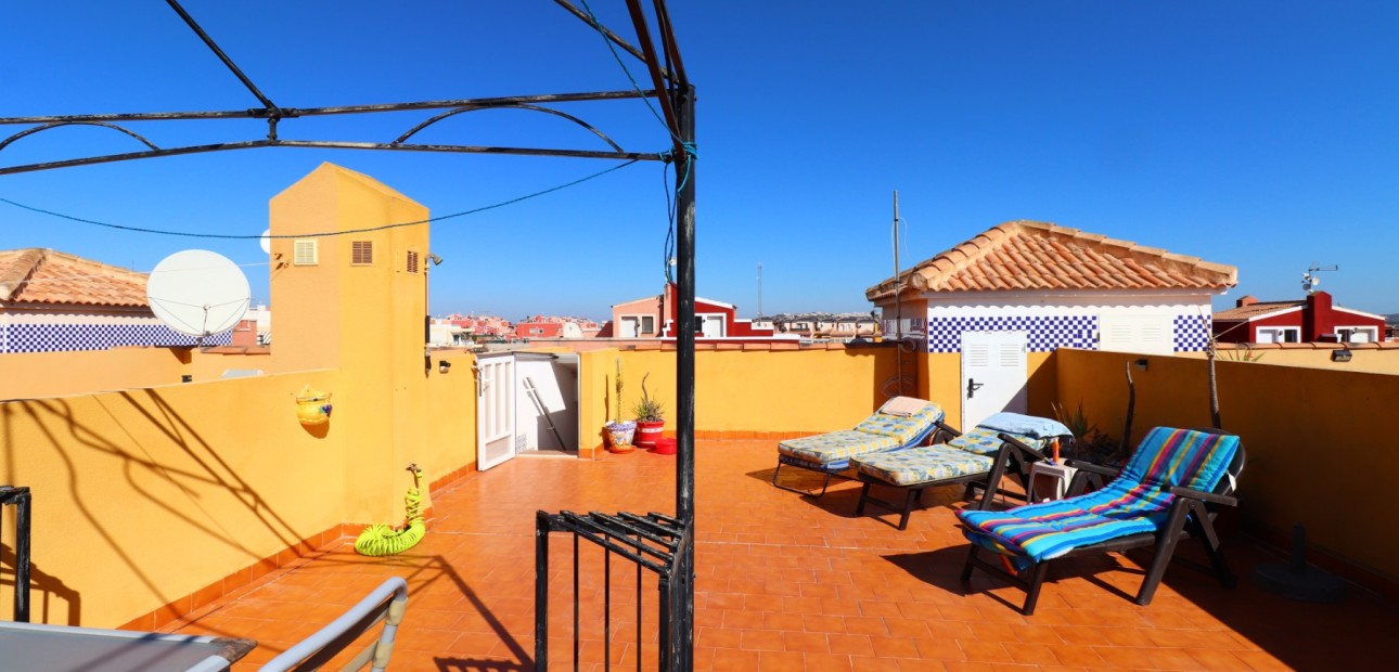 Venta - Apartamento / piso -
Los Montesinos - La Herrada