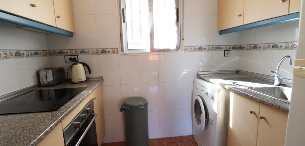 Venta - Apartamento / piso -
Los Montesinos - La Herrada