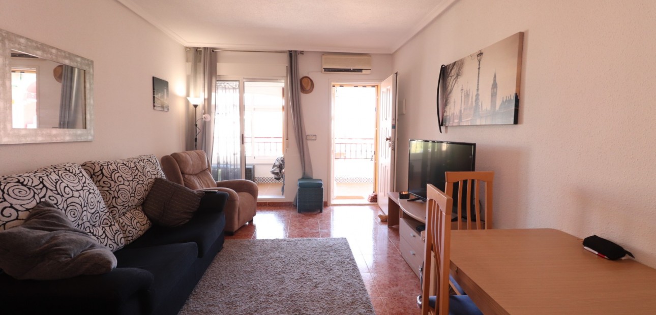 Venta - Apartamento / piso -
Los Montesinos - La Herrada