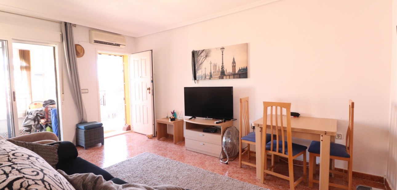 Venta - Apartamento / piso -
Los Montesinos - La Herrada