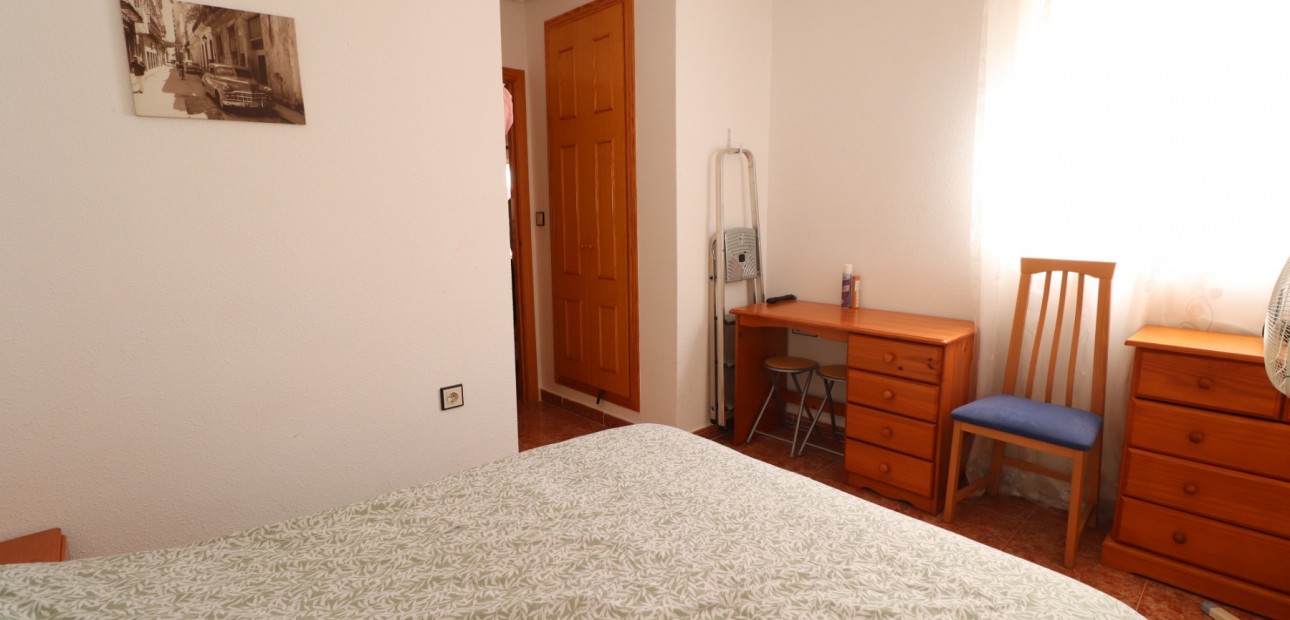 Venta - Apartamento / piso -
Los Montesinos - La Herrada