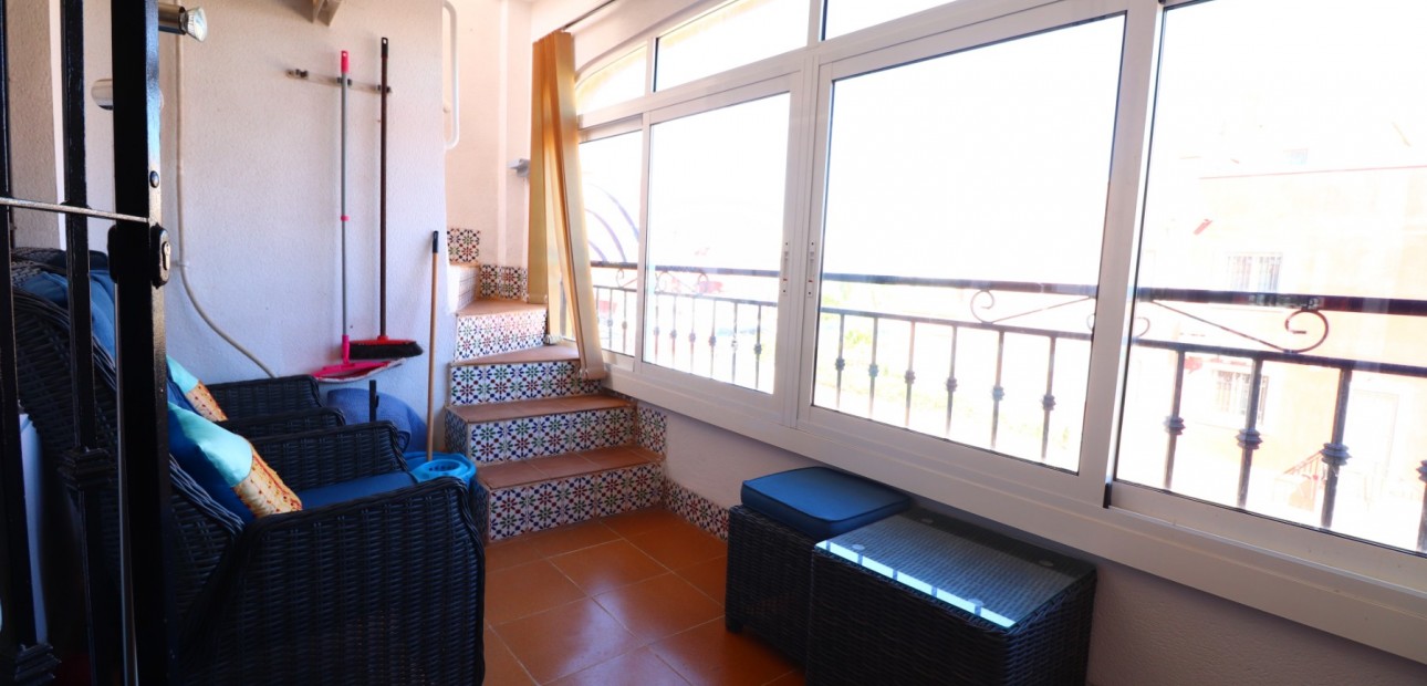 Venta - Apartamento / piso -
Los Montesinos - La Herrada