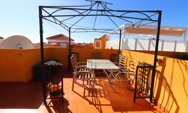 Venta - Apartamento / piso -
Los Montesinos - La Herrada