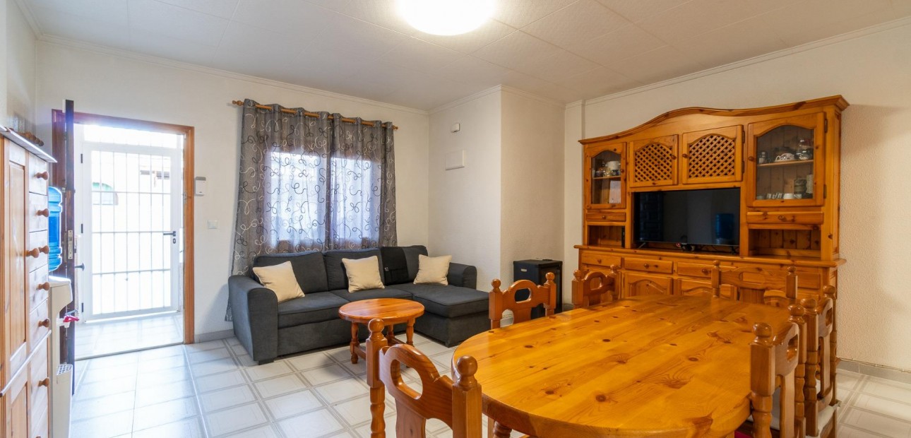 Venta - Apartamento / piso -
Torrevieja - Playa del cura