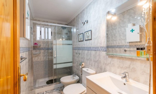 Venta - Apartamento / piso -
Torrevieja - Centro